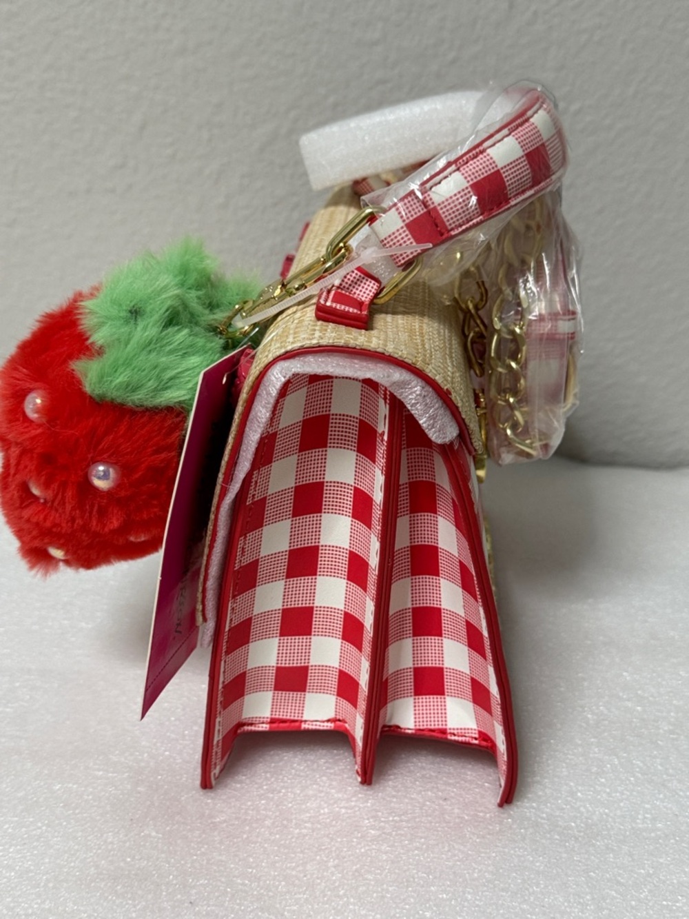 🍓❤️✨ Betsey Johnson Strawberry Charm Top-Handle Bag – Straw & Gingham Red Purse - Picture 8 of 8